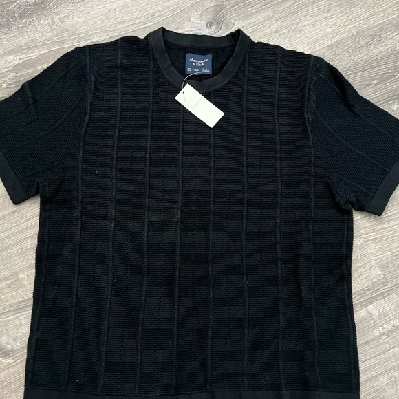 Abercrombie Black Stitched Sweater Tee NWT - Picture 3 of 3